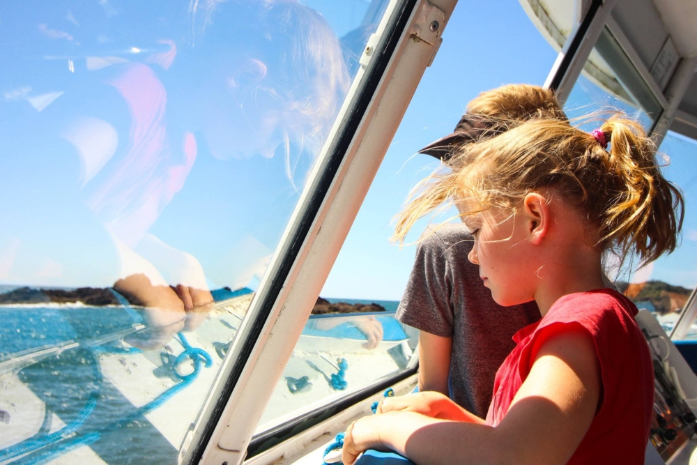 Two-kiddies-upstairs-on-PD